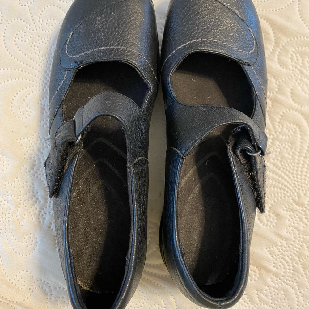 Clark’s Womens  Black Mary Janes 8 M